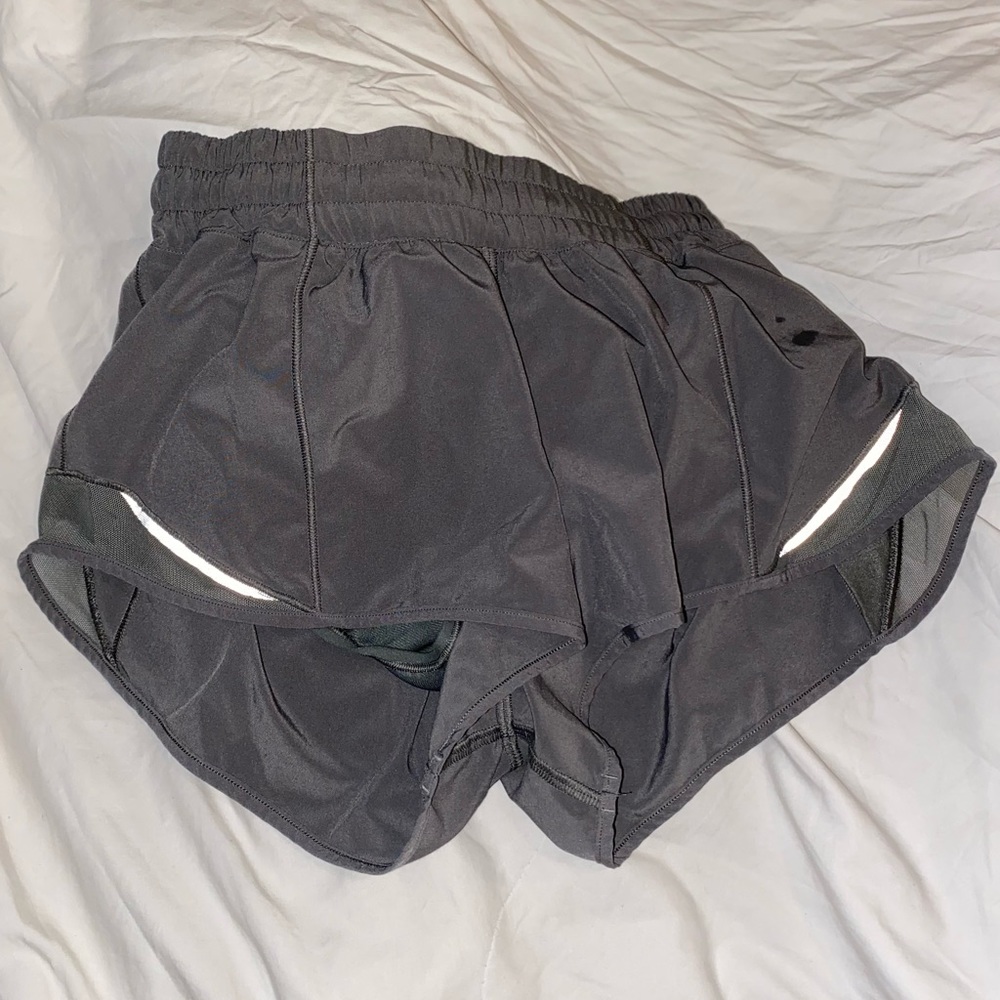 LULU LEMON (2) shorts